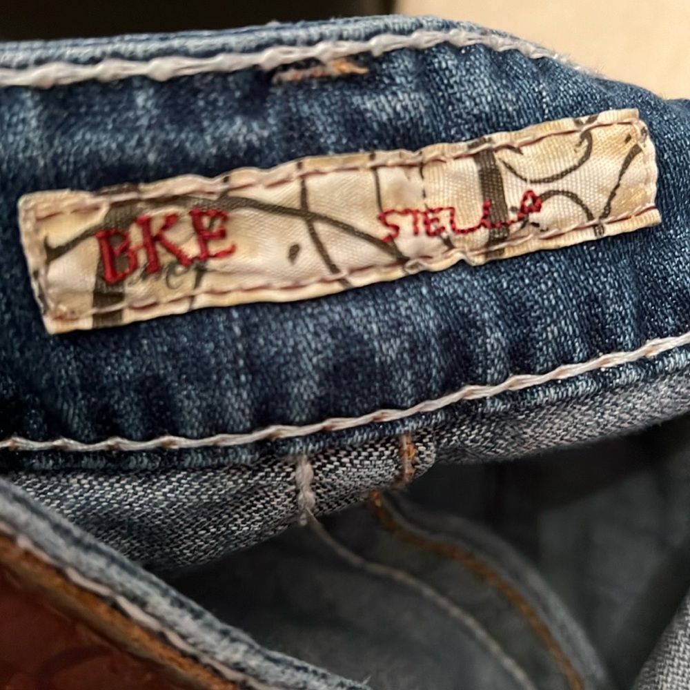 BKE Buckle Stella Bermuda Distressed Shorts Women's Size 30